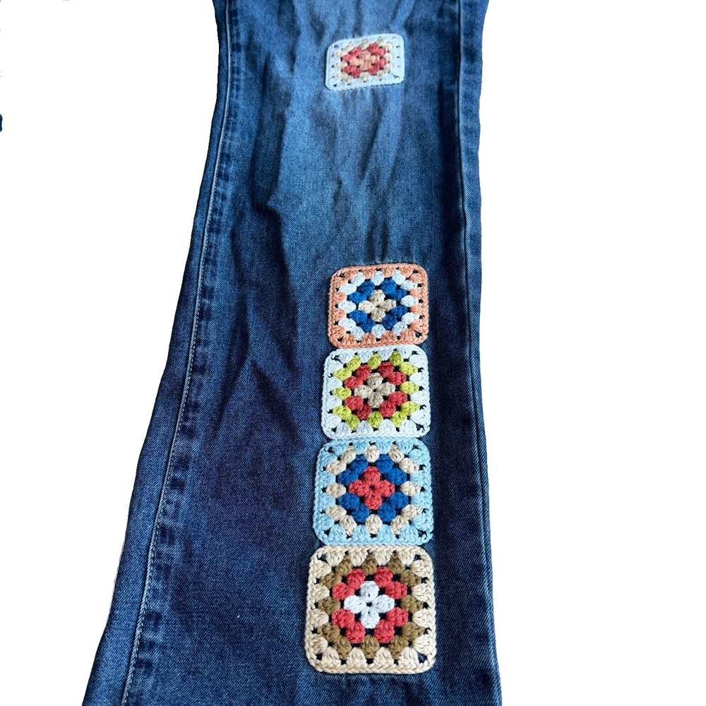 Oli & Hali Boho Crochet Multicolor Granny Square Patch Jeans Raw Hem Size Medium - Picture 10 of 11